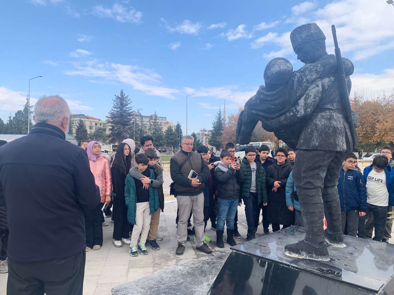 Konya’da öğrenciler kuraklığı yerinde gözlemledi, tarih ile buluştu 12